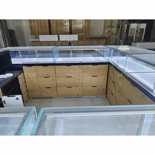 Popular Mobile Phone Accessories Kiosk